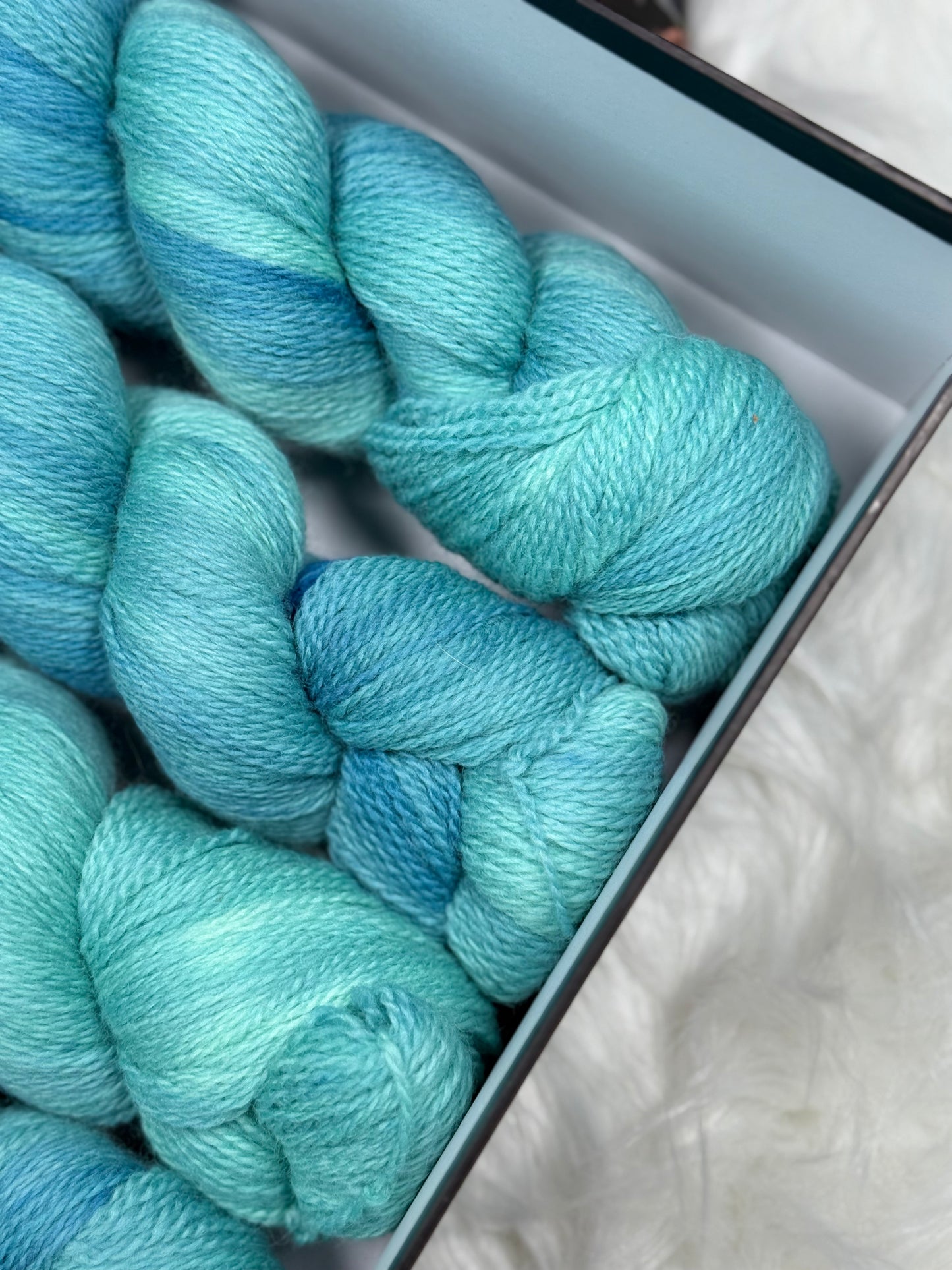 Hand dyed yarn Shetland Wool