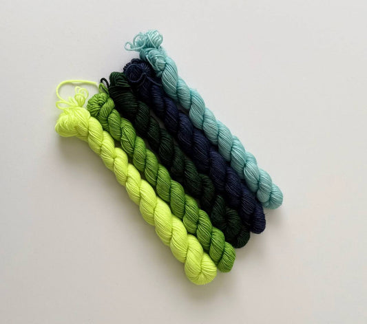 Hand Dyed Sock Yarn Mini Set | Fingering Weight Merino Nylon | 5×20g Mini Skeins | Electric Tide ⚡| #1001