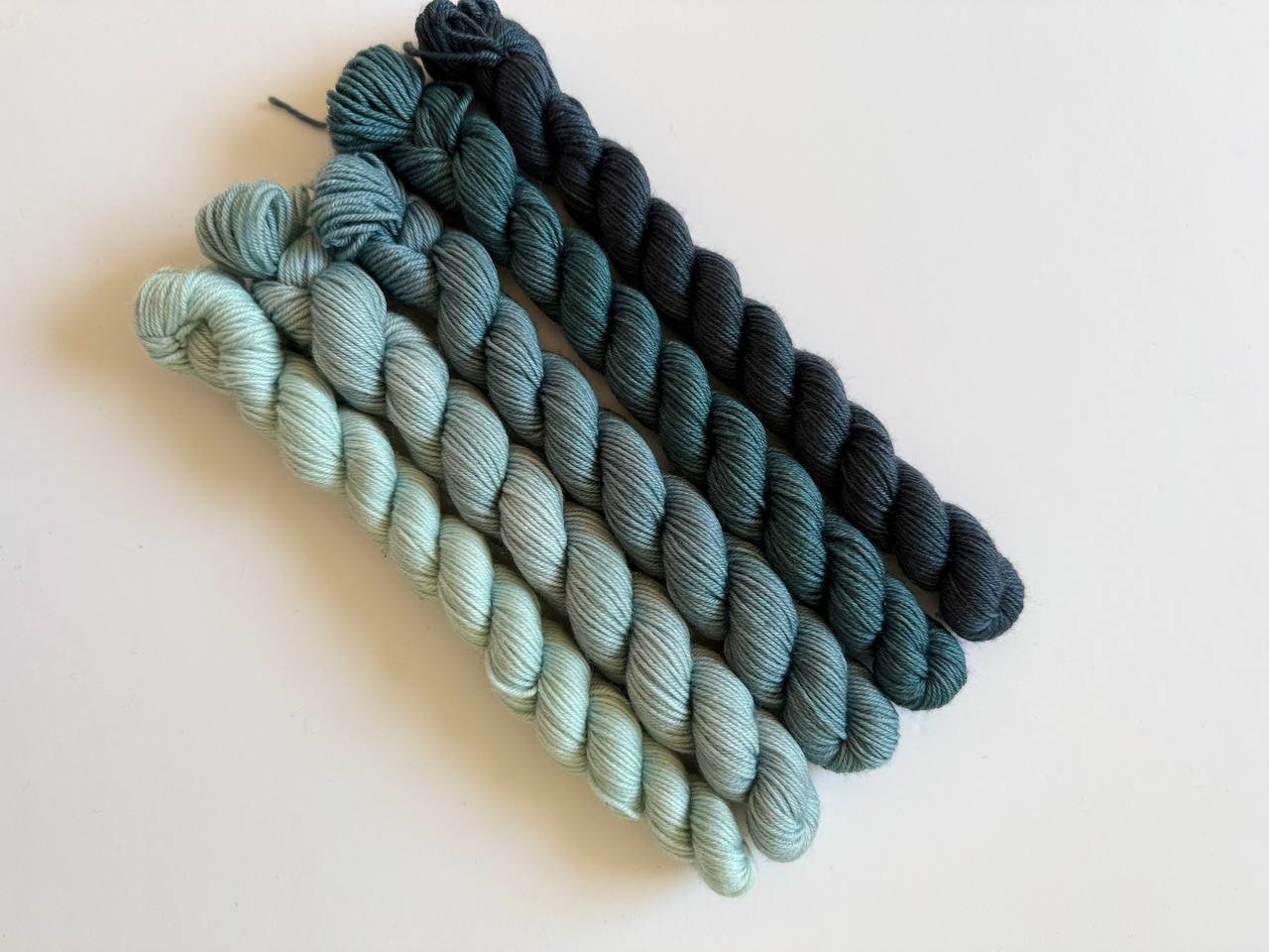 Hand Dyed Sock Yarn Mini Set | Fingering Weight Merino Nylon | 5×20g Mini Skeins |Ocean Mist 🌊| #1007