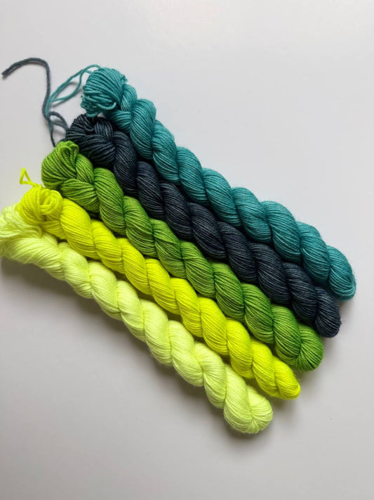 Hand Dyed Sock Yarn Mini Set | Fingering Weight Merino Nylon | 5×20g Mini Skeins | Lime Lagoon 🍋| #1016