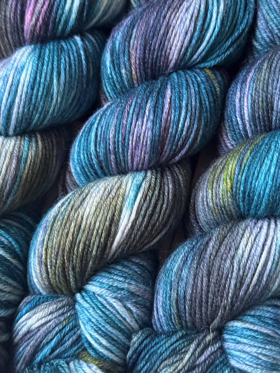 Merino Yarn – 100% Superwash Merino – 250m / 100g Forest Echo Nocturne