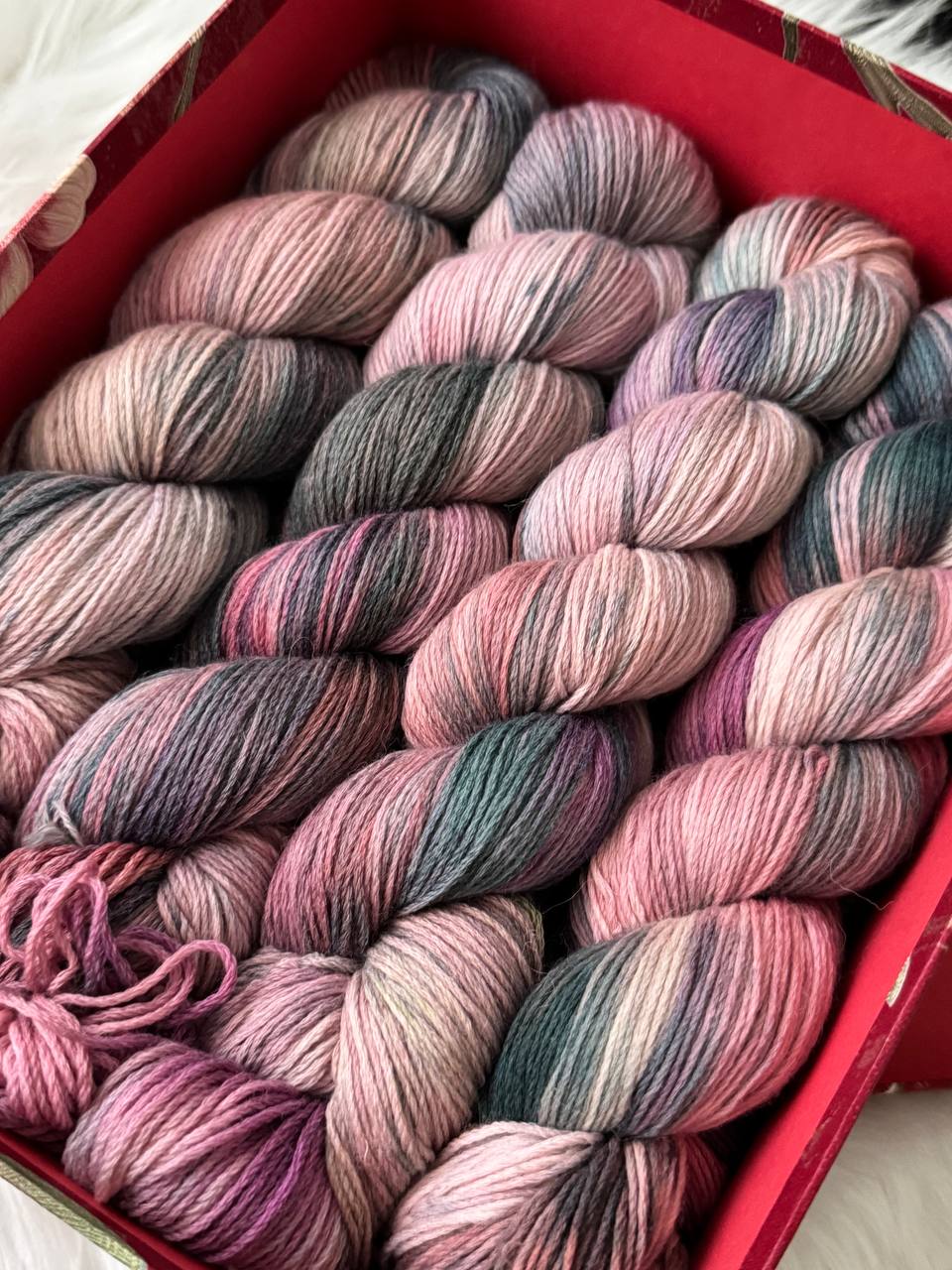 Sock Yarn Fingering Hand Dyed Merino Nylon 100g 420m – Aurora Walk Twilight Rose Smoke