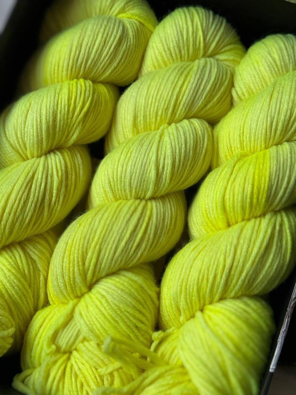 Merino Yarn – 100% Superwash Merino – 250m / 100g Lemon Vivace