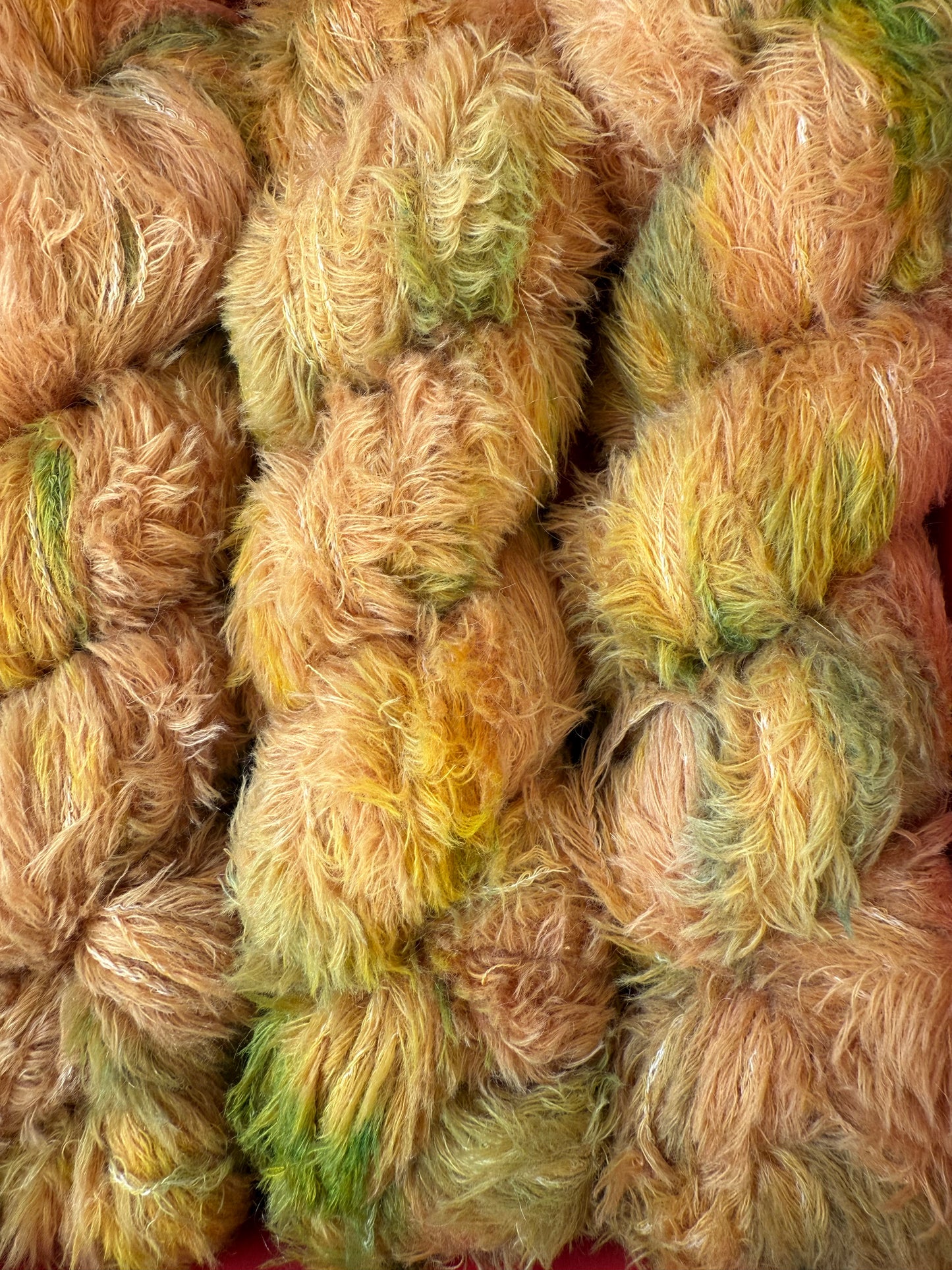 Hand dyed yarn 🍂 Colour: “Golden Moss”
from the Dream Fuzz collection