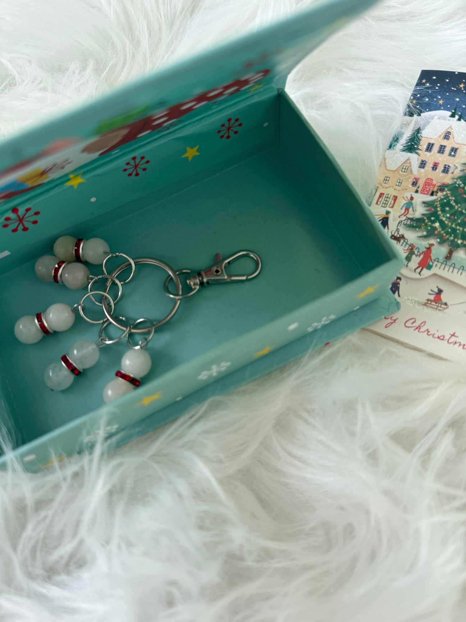 ❄️ Winter Charms

A festive collection of natural stitch markers
