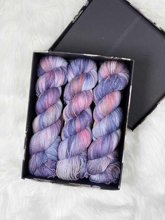Sock Yarn Fingering Hand Dyed Merino Nylon 100g 420m – Aurora Walk Evening Waltz