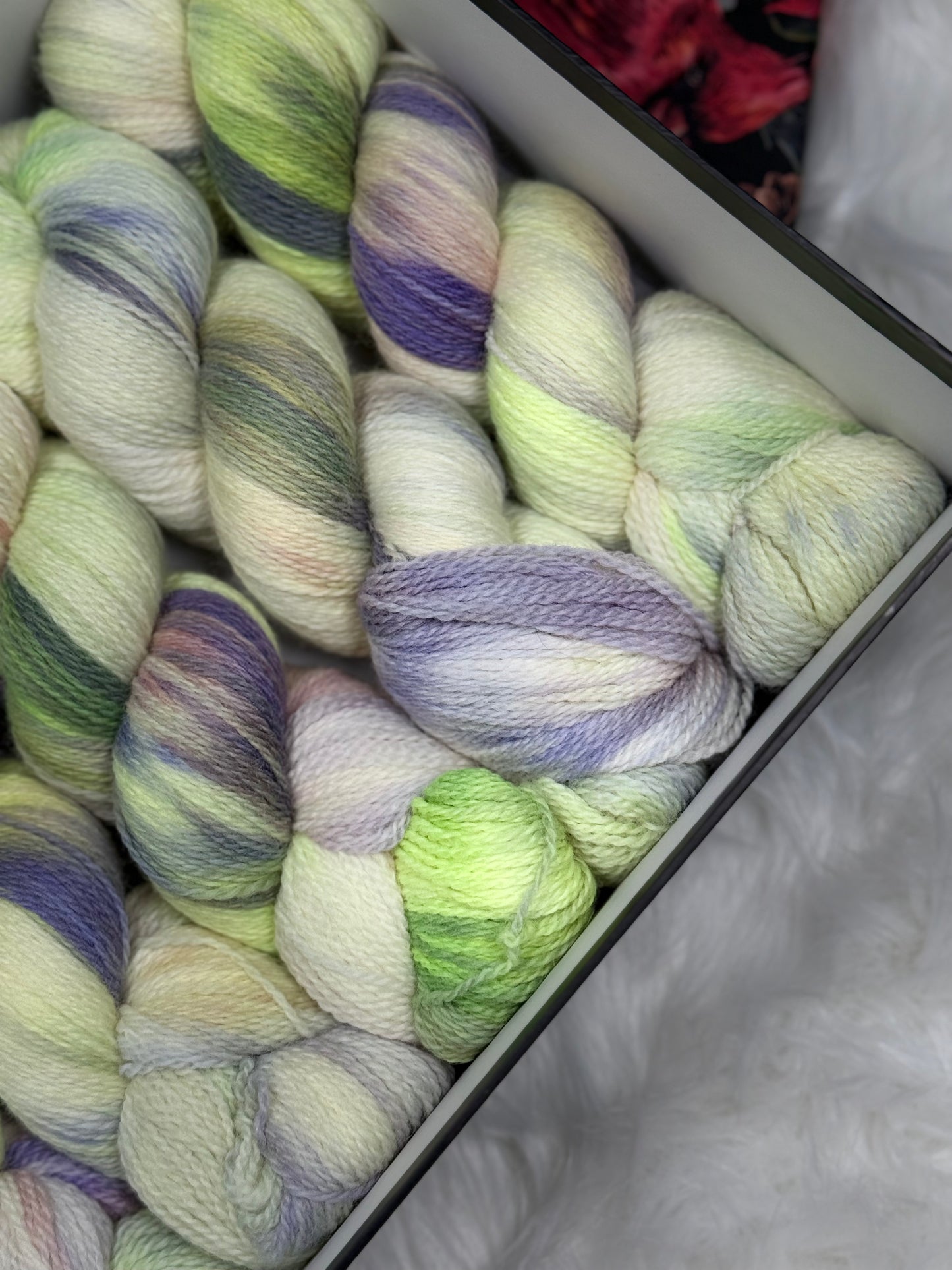 Hand dyed yarn Shetland Wool