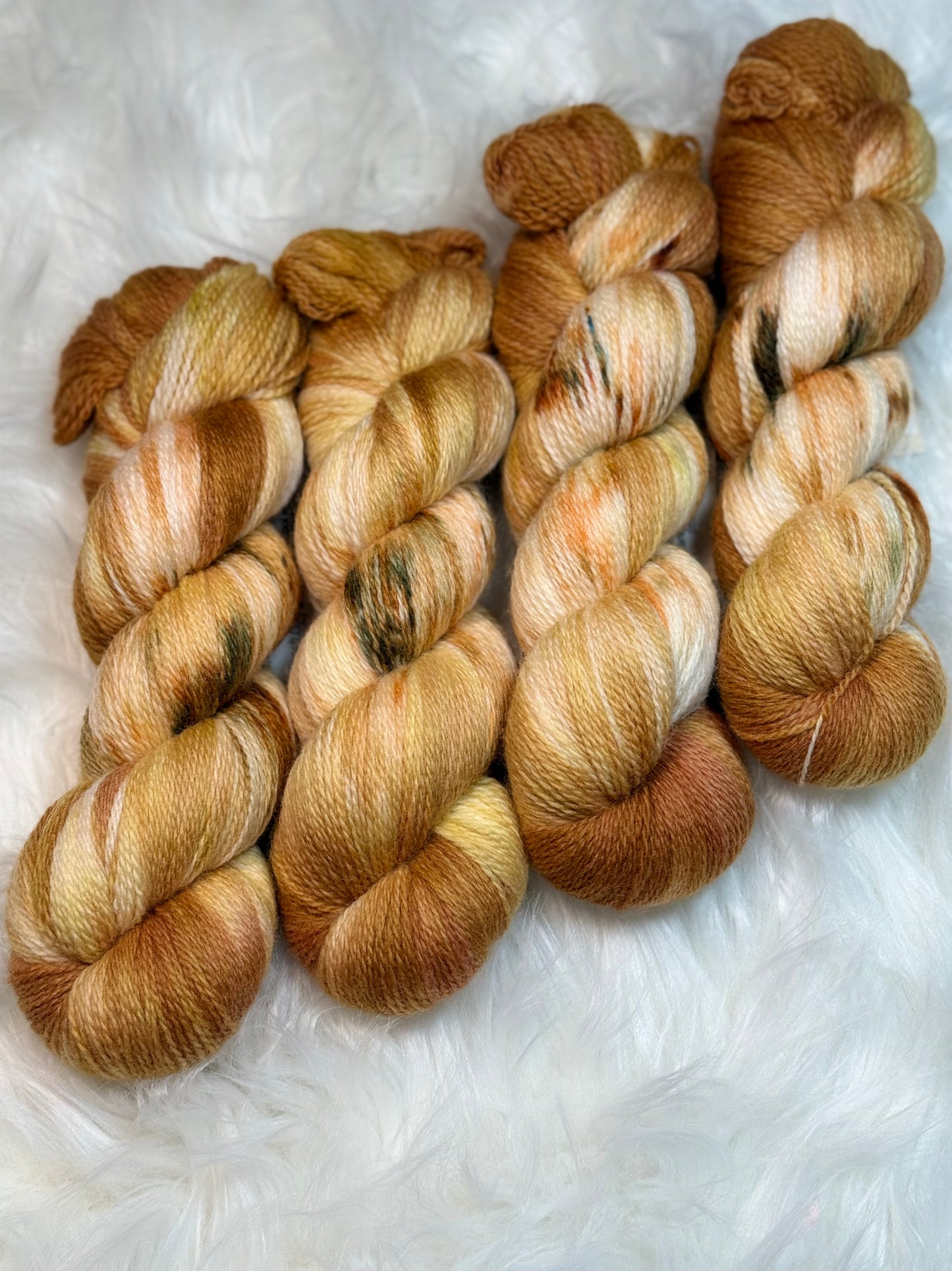 Hand dyed yarn Shetland