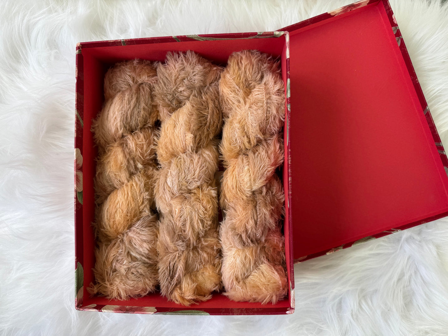 Hand dyed yarn 🥮 Colour: “Honey Biscuit”
from the Dream Fuzz collection
