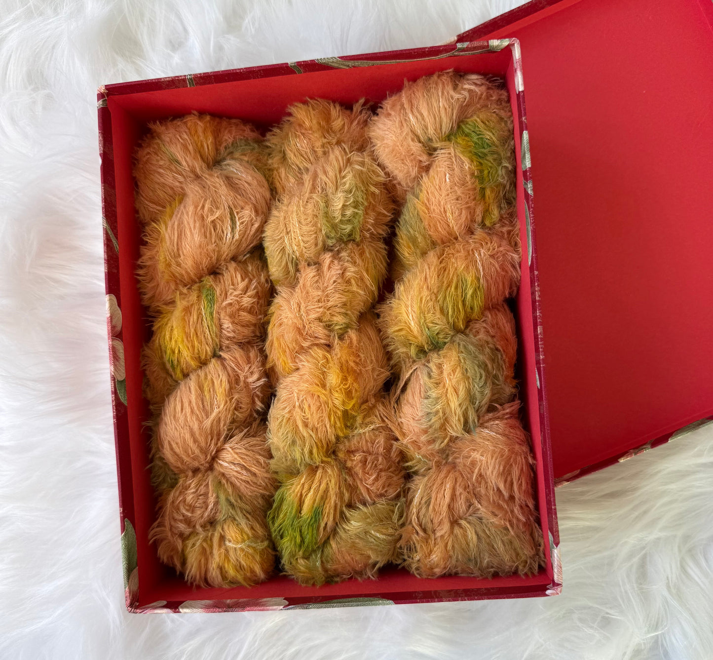 Hand dyed yarn 🍂 Colour: “Golden Moss”
from the Dream Fuzz collection