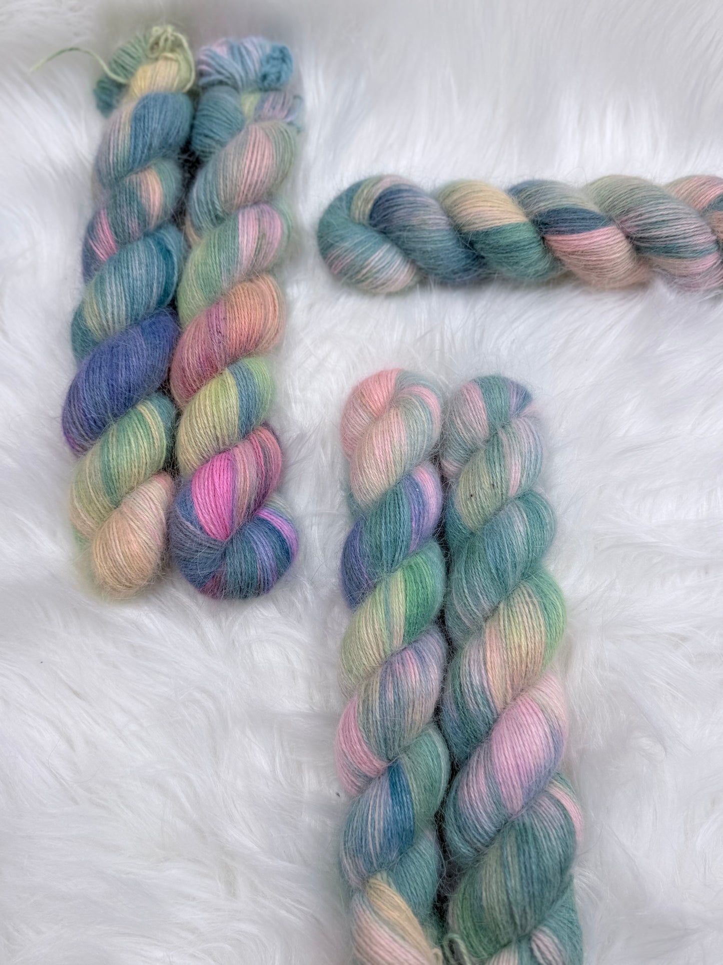 Hand dyed yarn angora/merino/polyamide