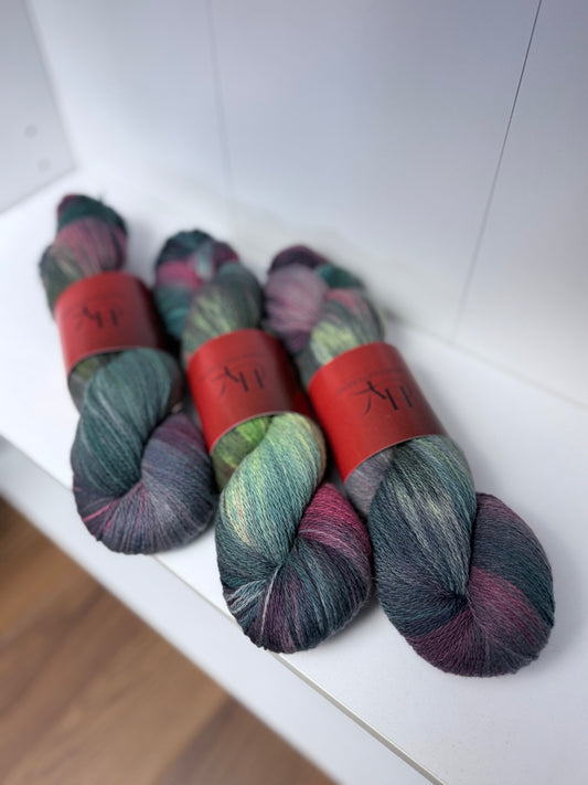 Hand dyed yarn merino/cashmere