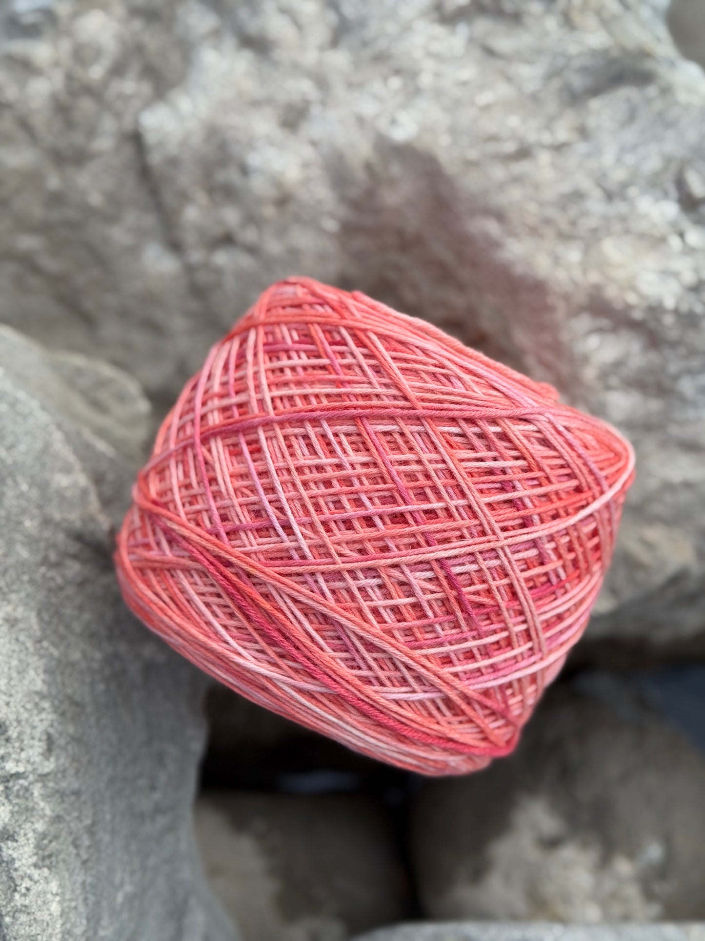 Hand dyed yarn 100% merino “Coral Sunrise”