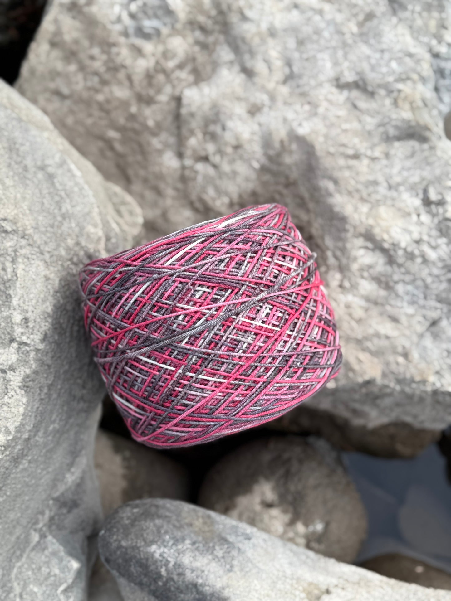 ❤️‍🔥 Colorway: “Crimson Pulse”

from the “Echoes of Color” Collection