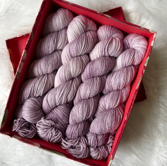 Sock Yarn Fingering Hand Dyed Merino Nylon 100g 420m – Aurora Walk Lavender Haze