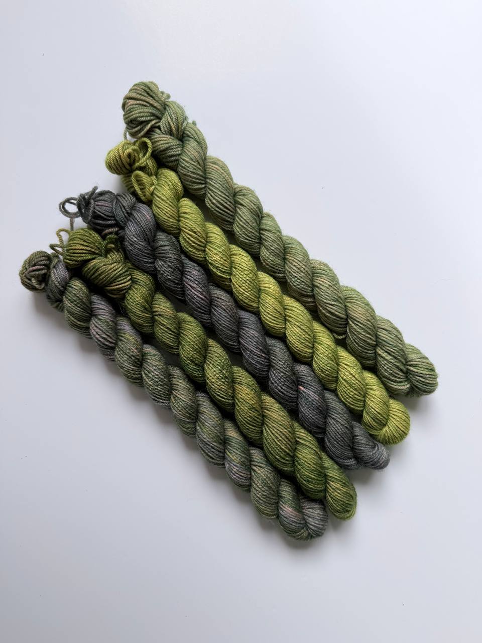 Hand Dyed Sock Yarn Mini Set | Fingering Weight Merino Nylon | 5×20g Mini Skeins | Moss Veil 🌿| #1018