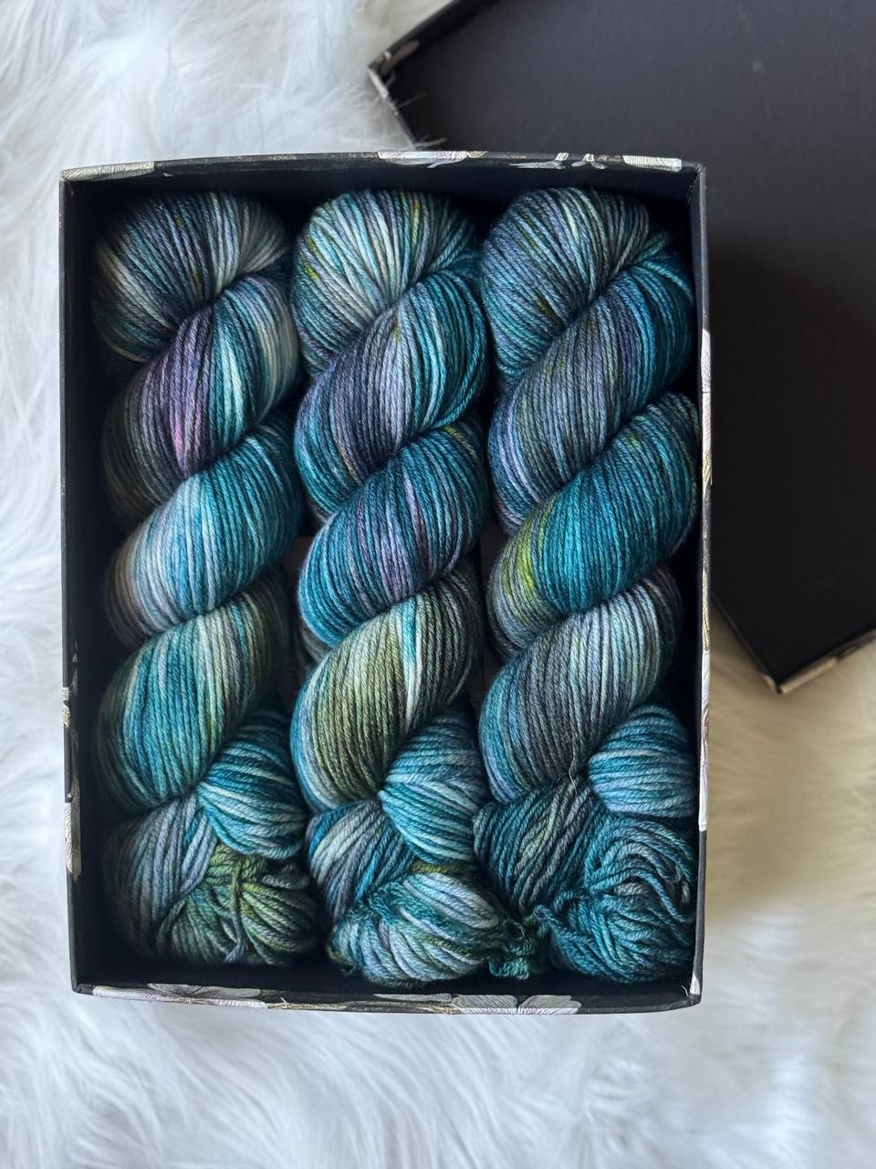 Merino Yarn – 100% Superwash Merino – 250m / 100g Forest Echo Nocturne