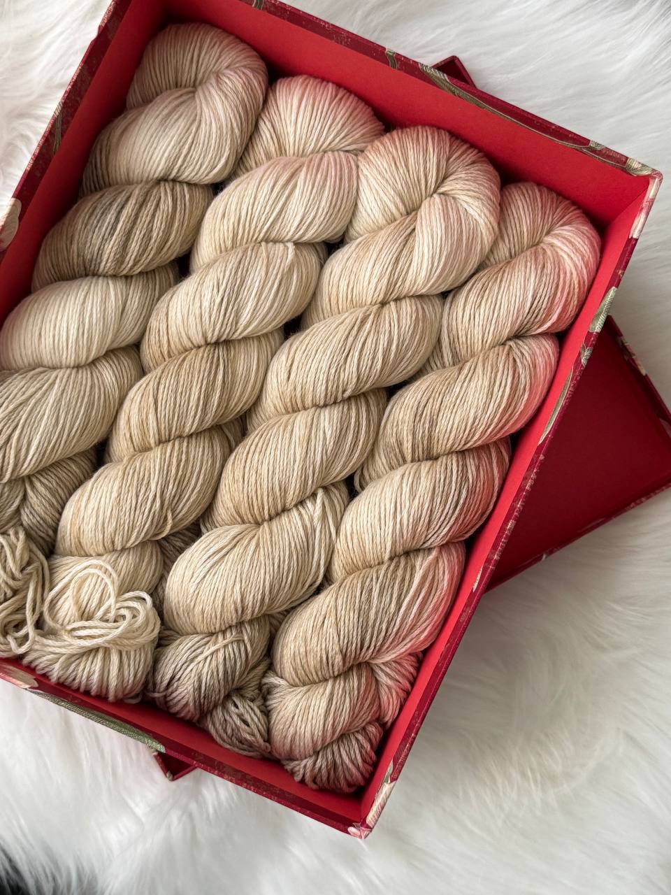 Sock Yarn Fingering Hand Dyed Merino Nylon 100g 420m – Aurora Walk Whispered Sand