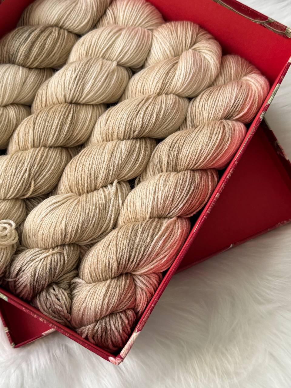 Sock Yarn Fingering Hand Dyed Merino Nylon 100g 420m – Aurora Walk Whispered Sand