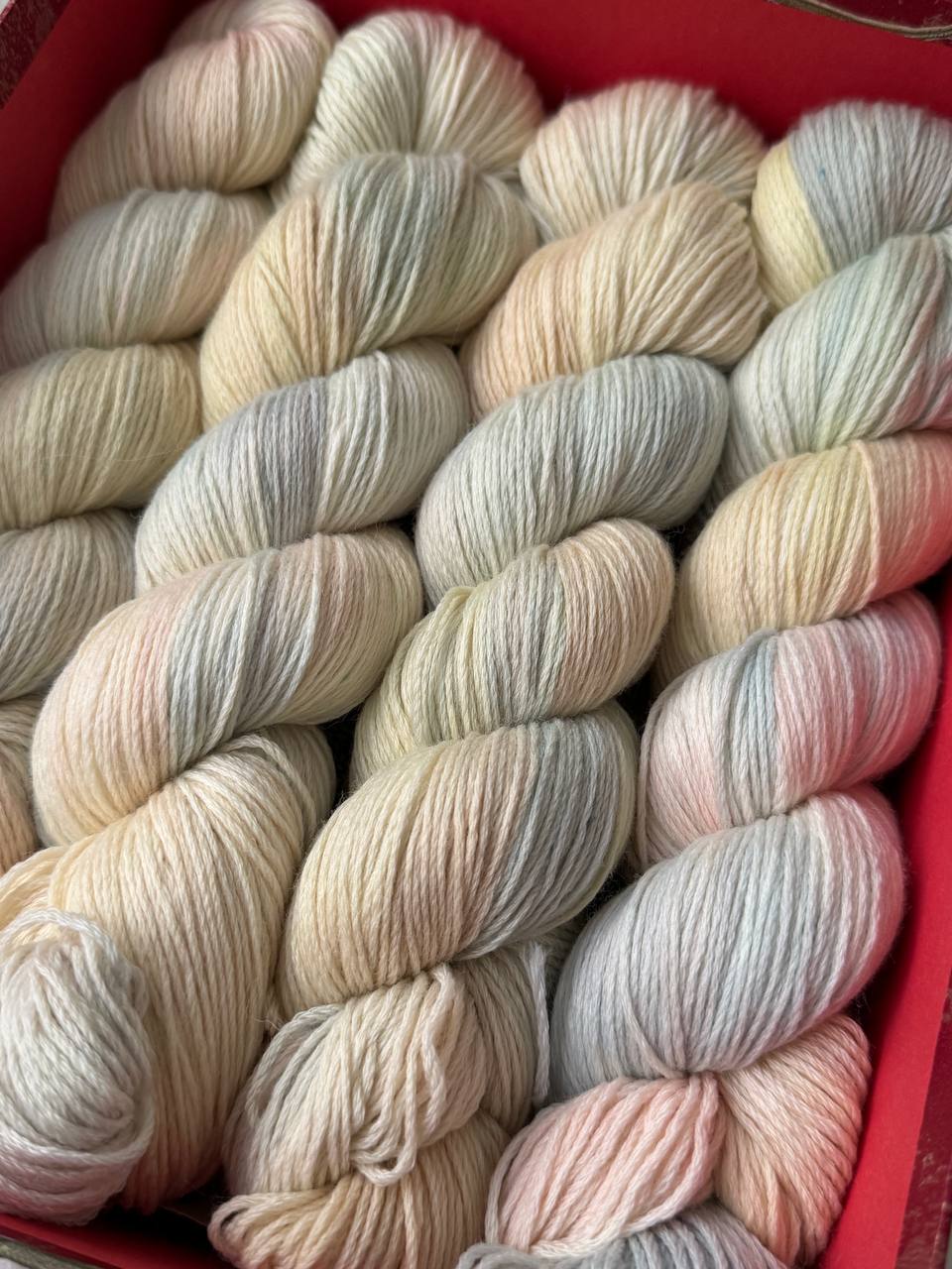 Sock Yarn Fingering Hand Dyed Merino Nylon 100g 420m – Aurora Walk Moonlit Cream