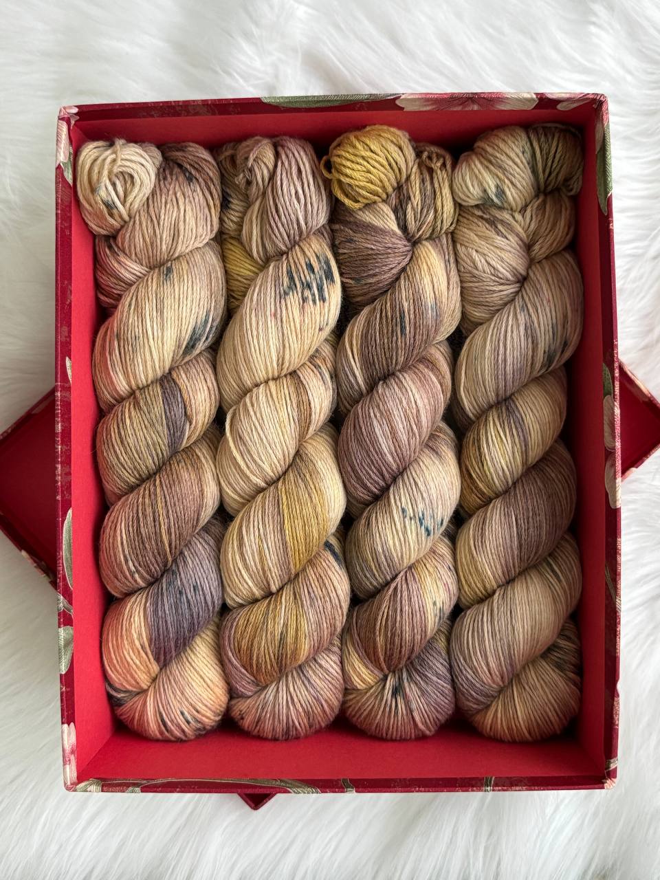 Sock Yarn Fingering Hand Dyed Merino Nylon 100g 420m – Aurora Walk Golden Hazel Brew