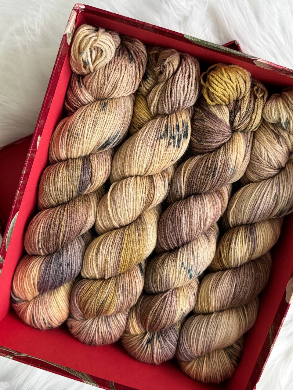 Sock Yarn Fingering Hand Dyed Merino Nylon 100g 420m – Aurora Walk Golden Hazel Brew