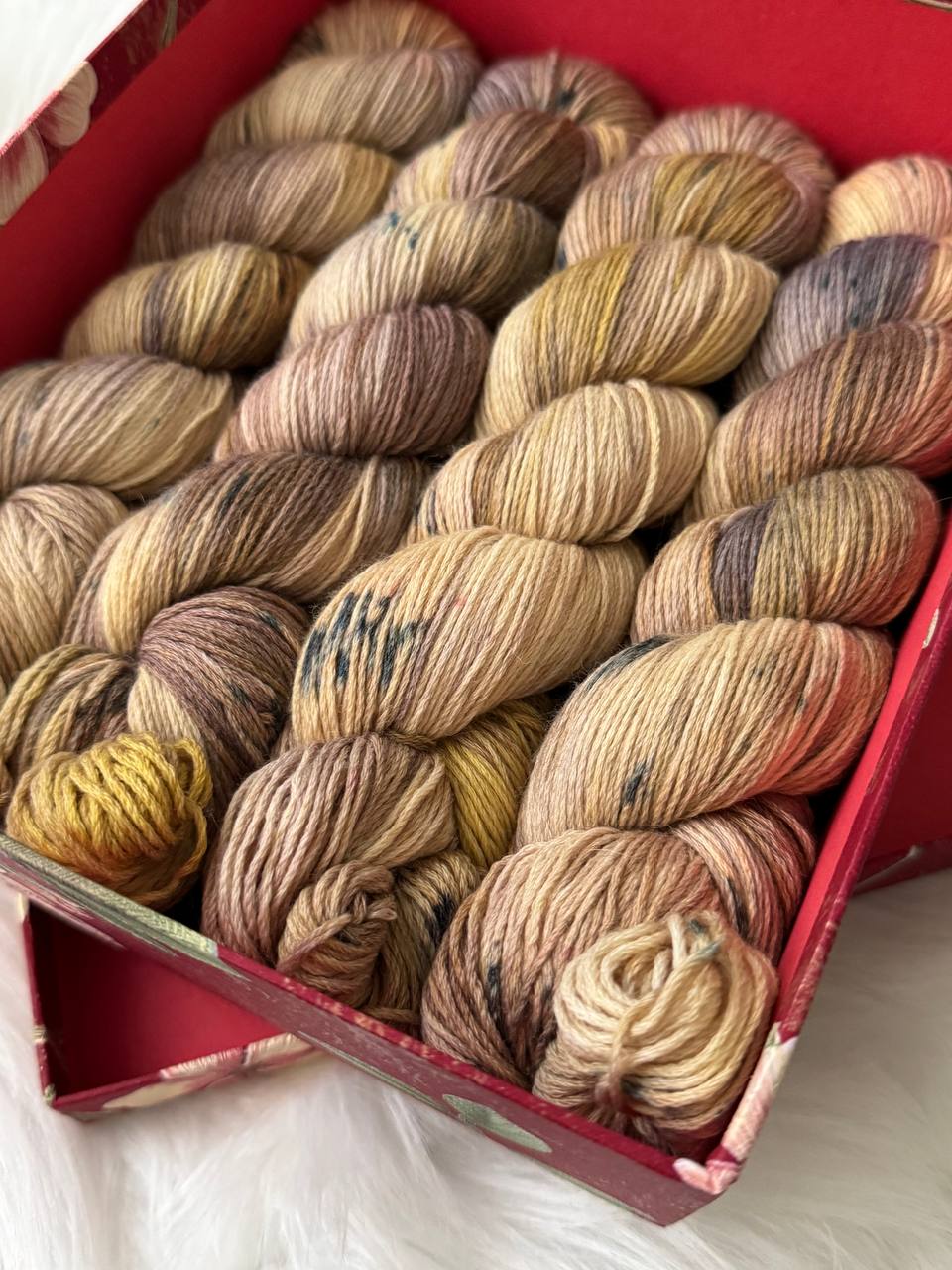 Sock Yarn Fingering Hand Dyed Merino Nylon 100g 420m – Aurora Walk Golden Hazel Brew