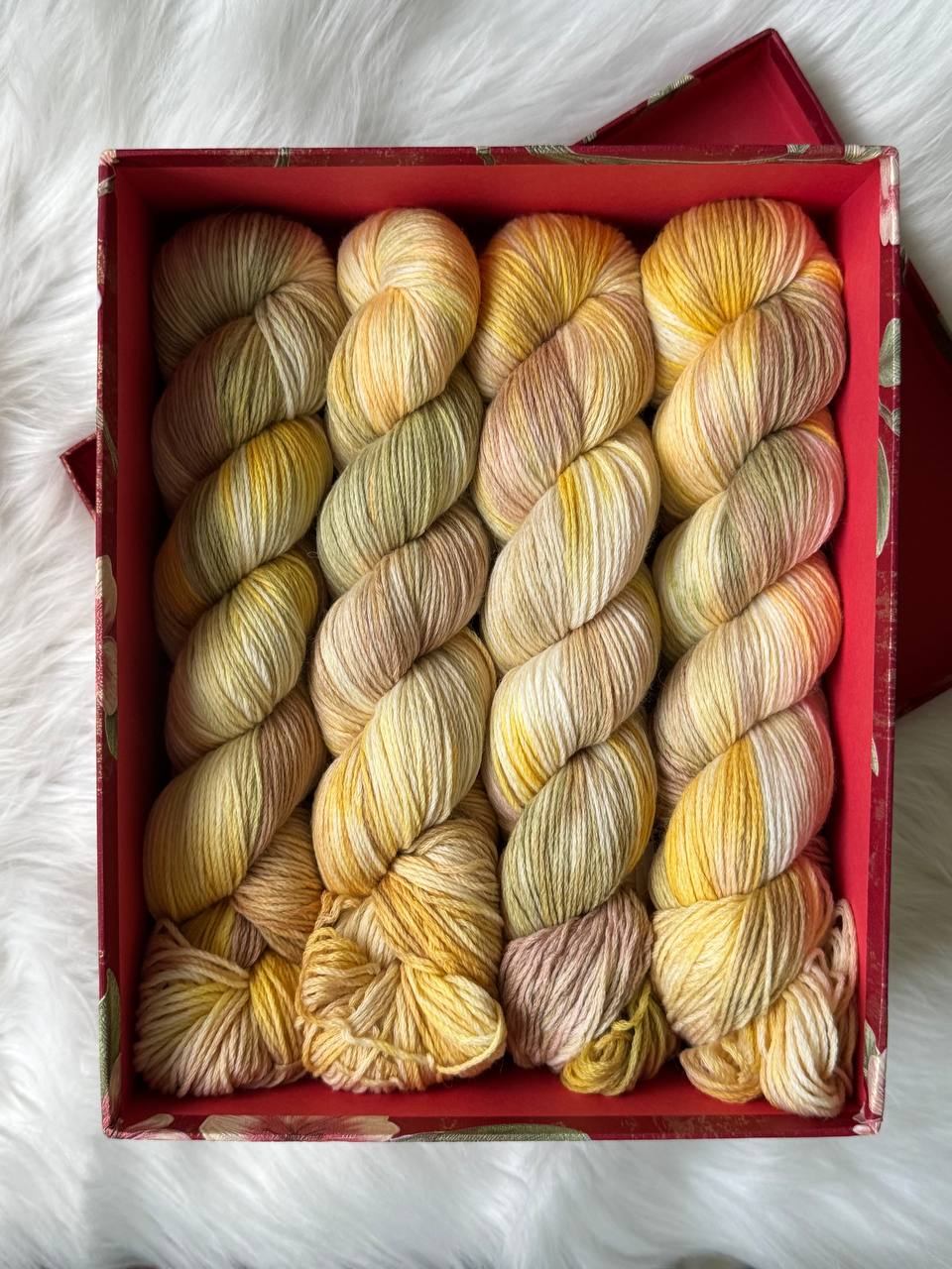 Sock Yarn Fingering Hand Dyed Merino Nylon 100g 420m – Aurora Walk Golden Meadow