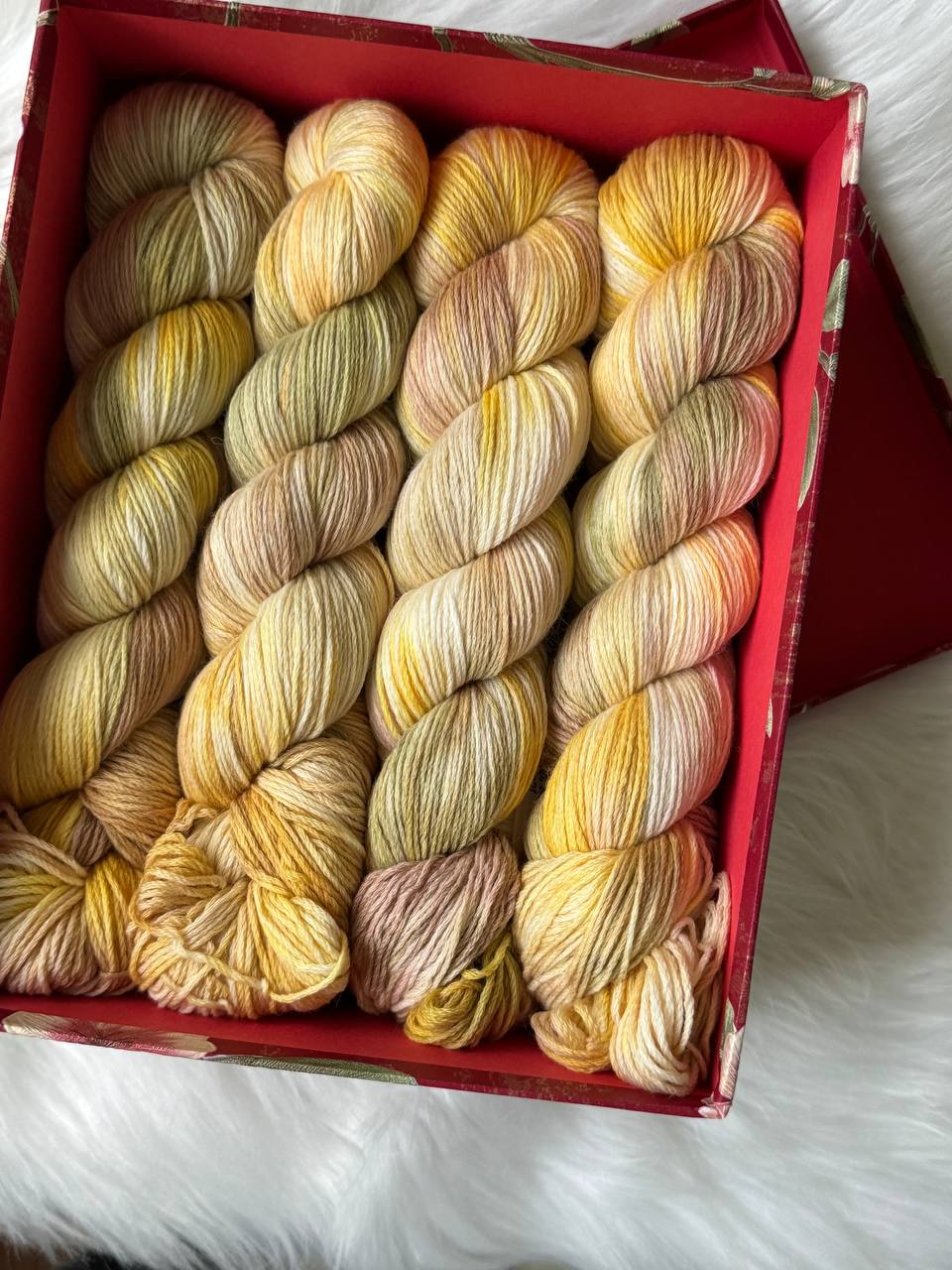 Sock Yarn Fingering Hand Dyed Merino Nylon 100g 420m – Aurora Walk Golden Meadow