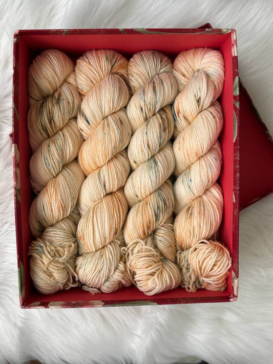 Sock Yarn Fingering Hand Dyed Merino Nylon 100g 420m – Aurora Walk Soft Apricot Mist