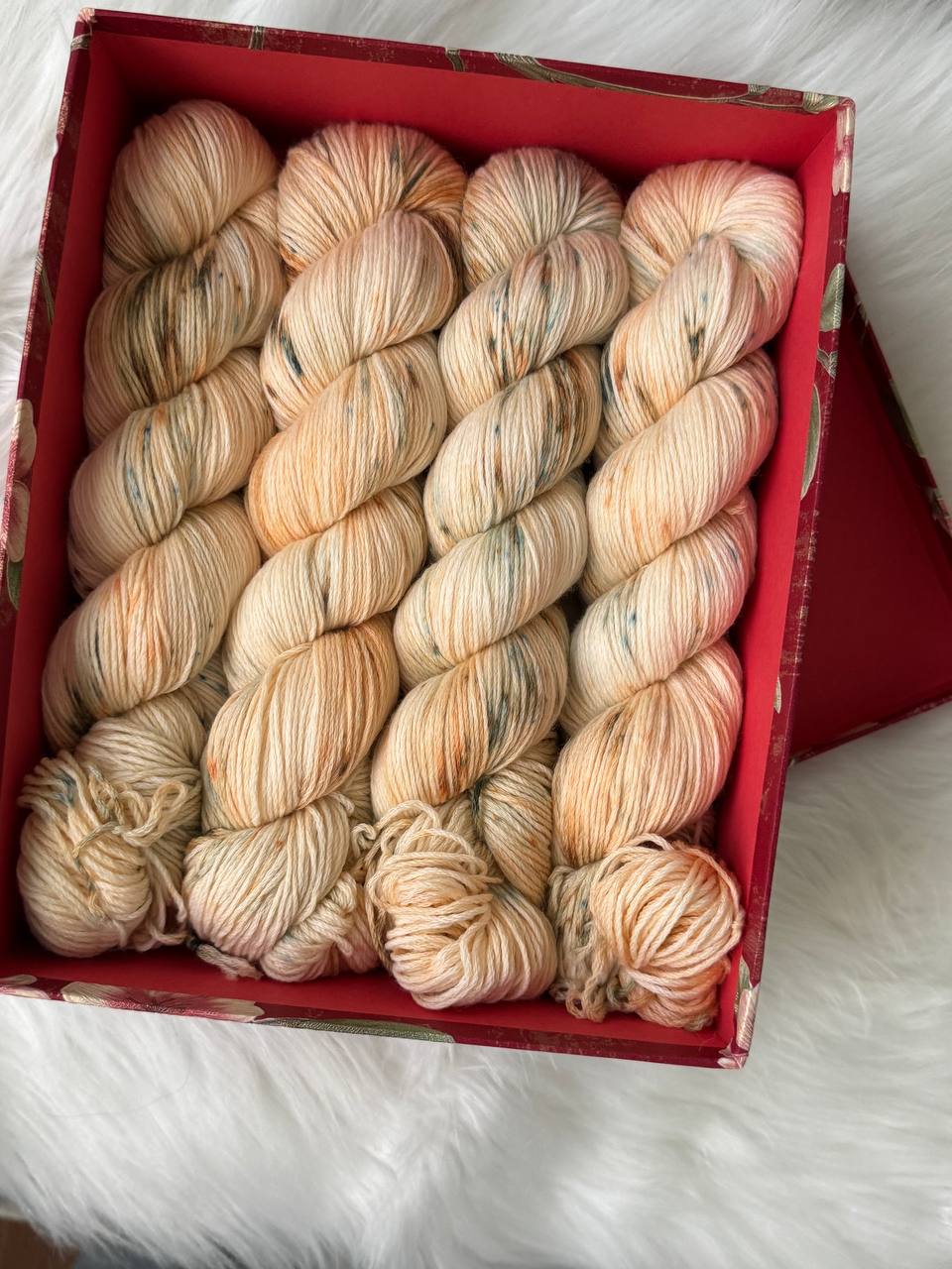 Sock Yarn Fingering Hand Dyed Merino Nylon 100g 420m – Aurora Walk Soft Apricot Mist