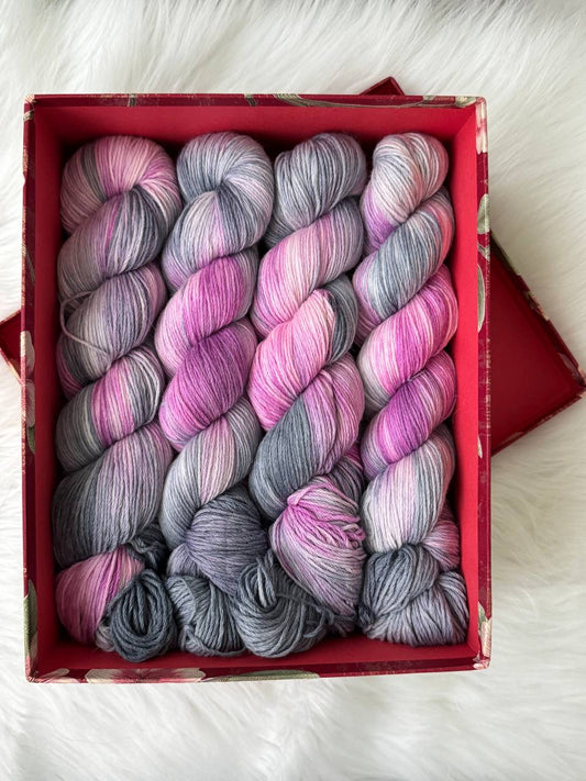 Sock Yarn Fingering Hand Dyed Merino Nylon 100g 420m – Aurora Walk Moonlit Orchid