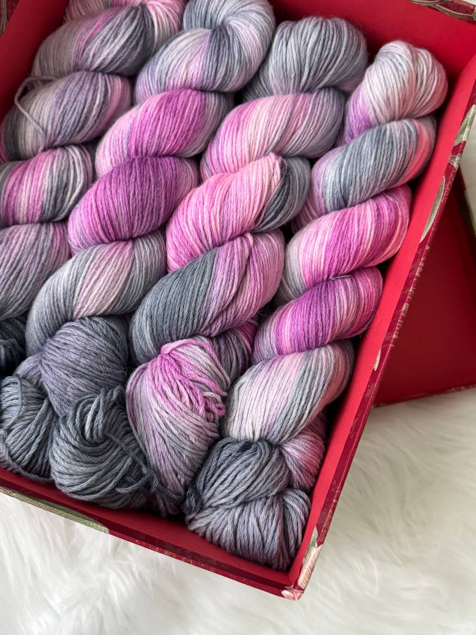 Sock Yarn Fingering Hand Dyed Merino Nylon 100g 420m – Aurora Walk Moonlit Orchid
