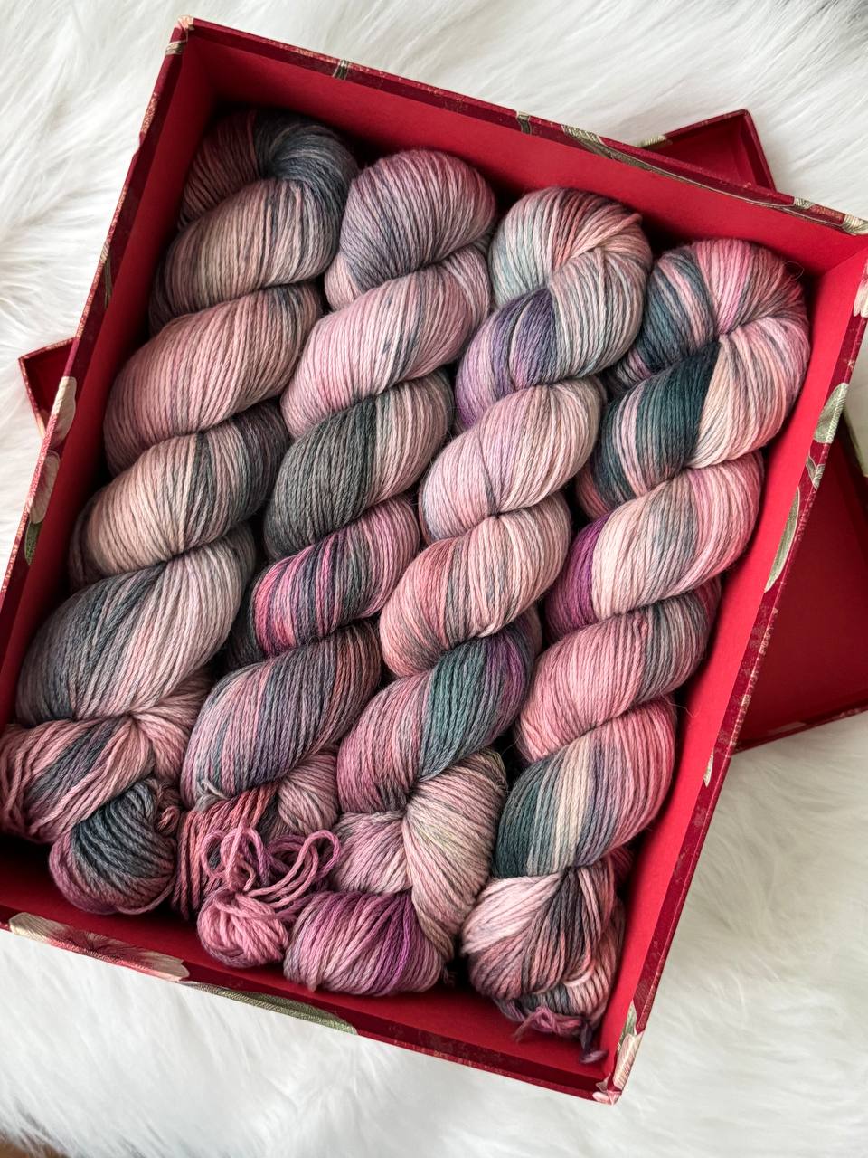 Sock Yarn Fingering Hand Dyed Merino Nylon 100g 420m – Aurora Walk Twilight Rose Smoke