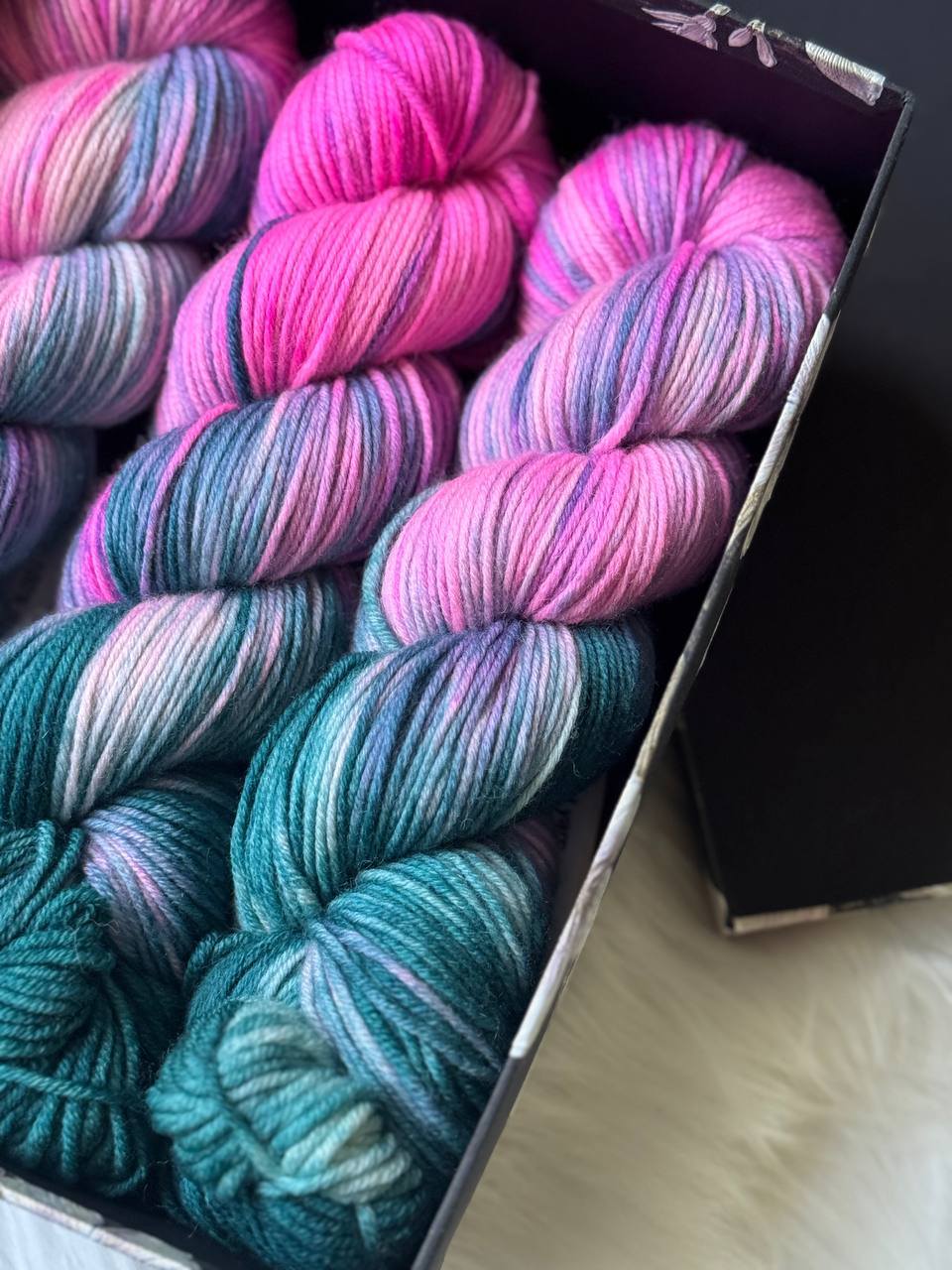 Merino Yarn – 100% Superwash Merino – 250m / 100g Neon Sonata