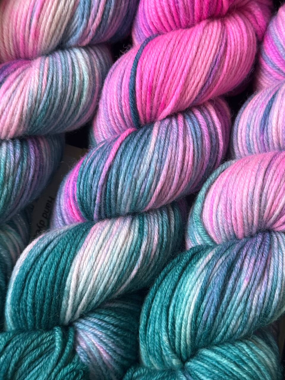 Merino Yarn – 100% Superwash Merino – 250m / 100g Neon Sonata