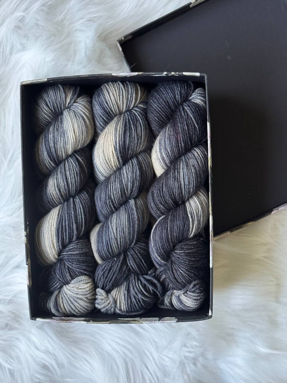 Merino Yarn – 100% Superwash Merino – 250m / 100g Ash Sonata