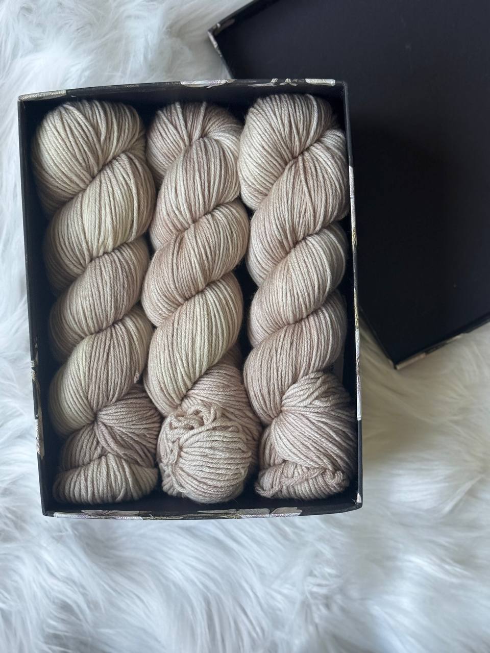 Merino Yarn – 100% Superwash Merino – 250m / 100g Pearl Serenade