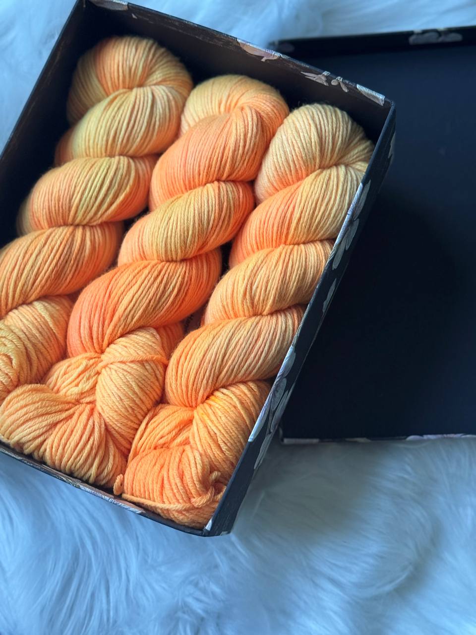 Merino Yarn – 100% Superwash Merino – 250m / 100g Mango Prelude
