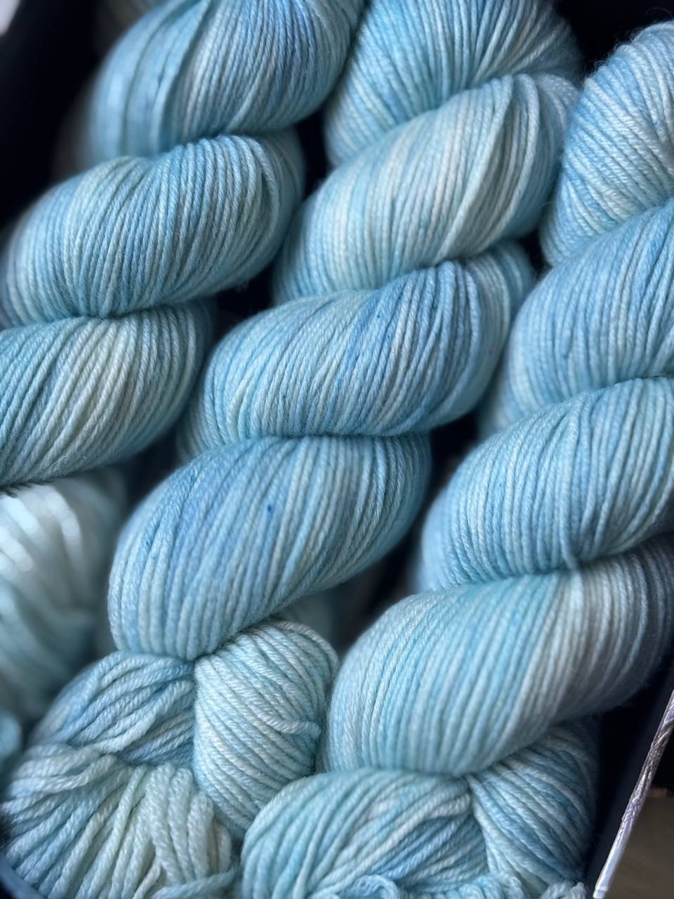 Merino Yarn – 100% Superwash Merino – 250m / 100g Winter Sonata