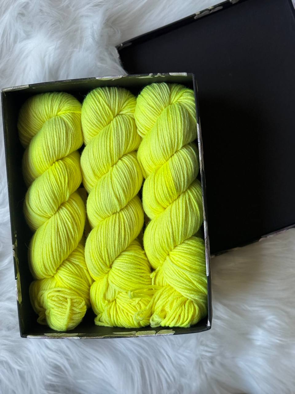 Merino Yarn – 100% Superwash Merino – 250m / 100g  Lemon Vivace