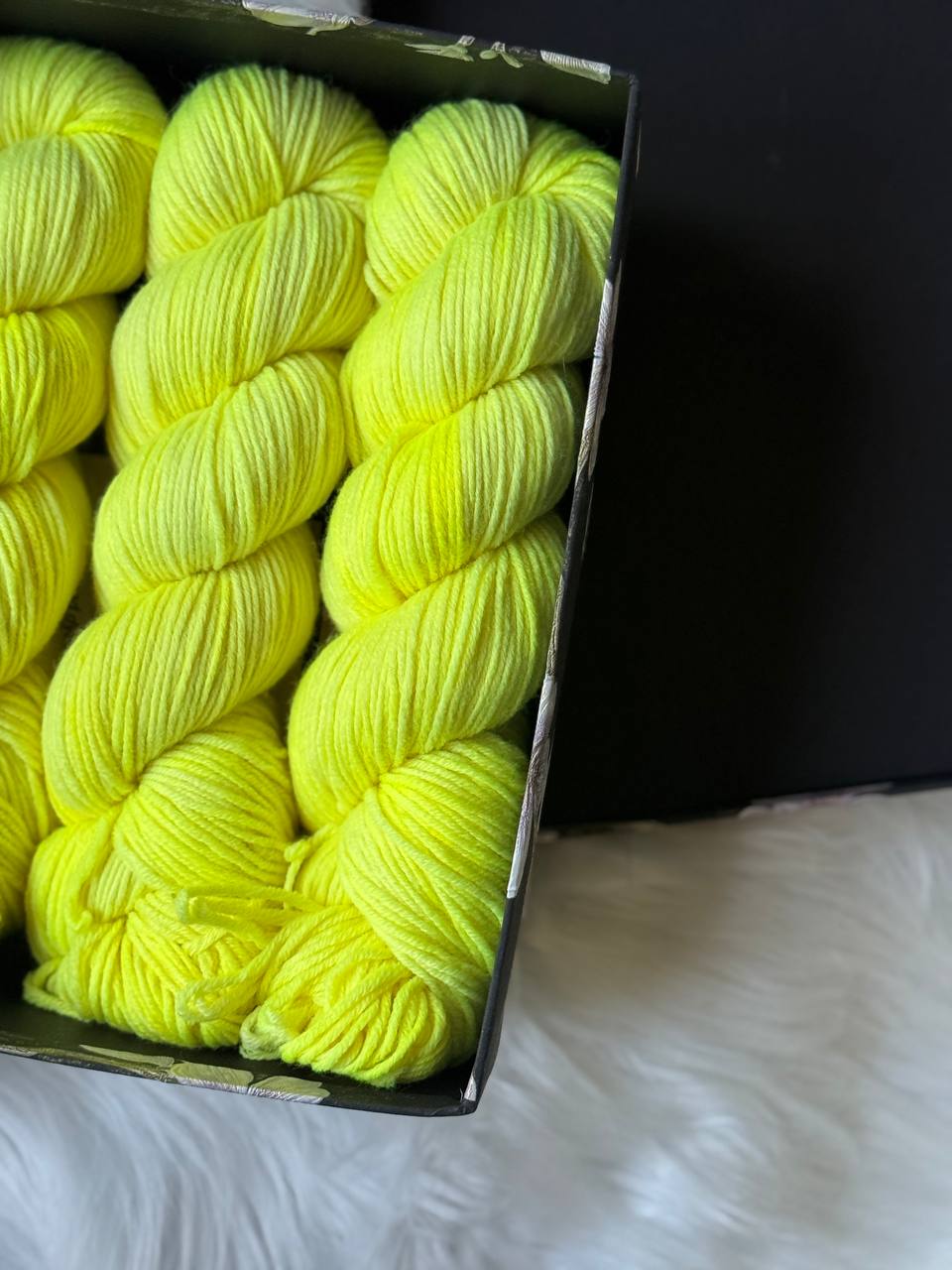 Merino Yarn – 100% Superwash Merino – 250m / 100g  Lemon Vivace
