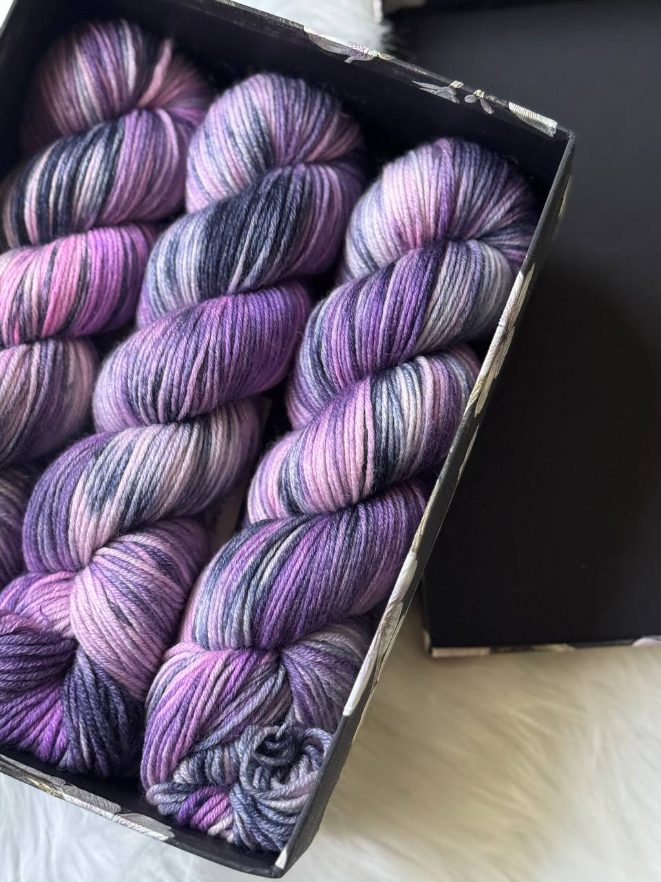 Merino Yarn – 100% Superwash Merino – 250m / 100g                 Midnight Serenade