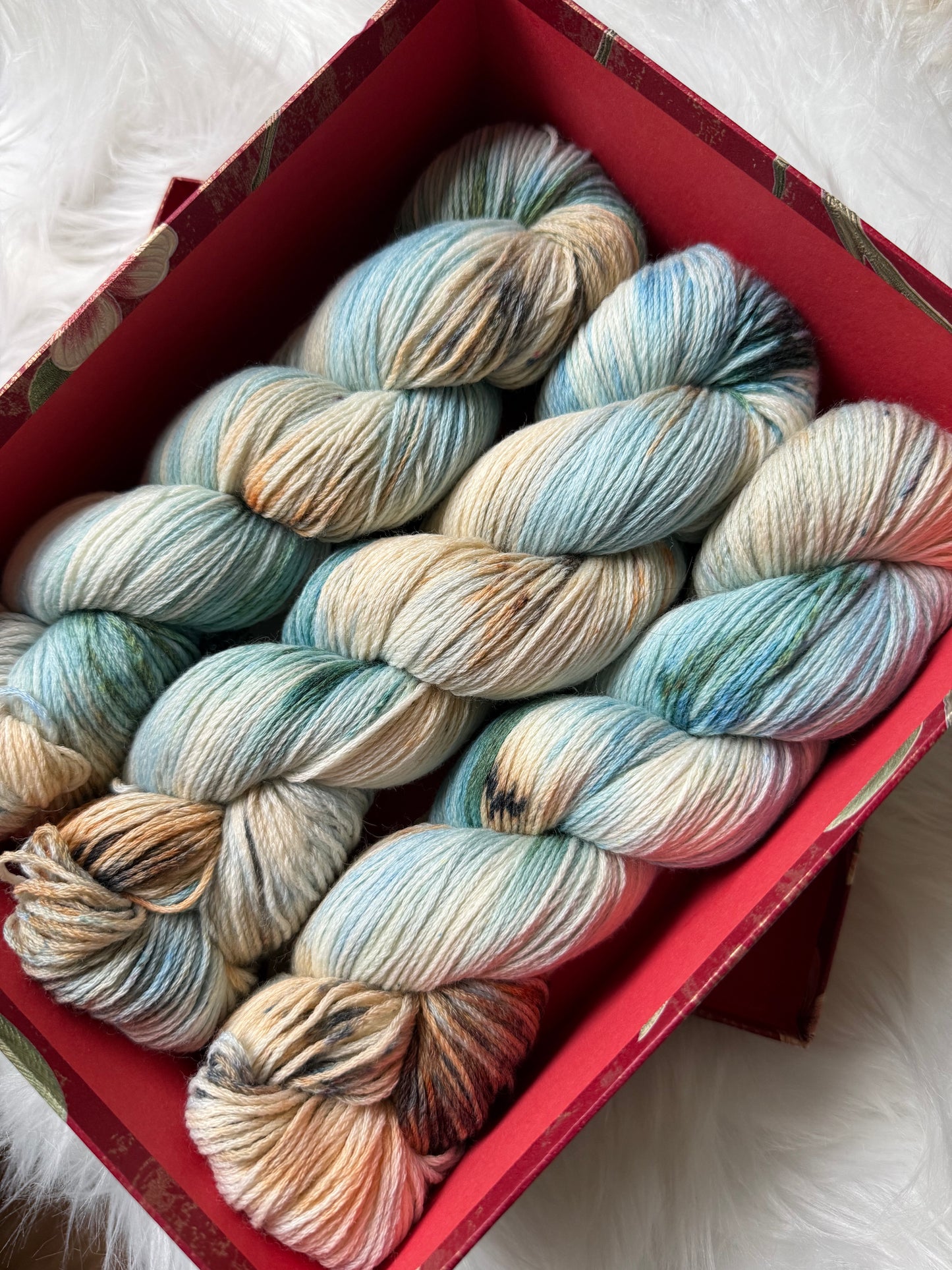 Sock Yarn Fingering Hand Dyed Merino Nylon 100g 420m – Aurora Walk Ocean Whisper