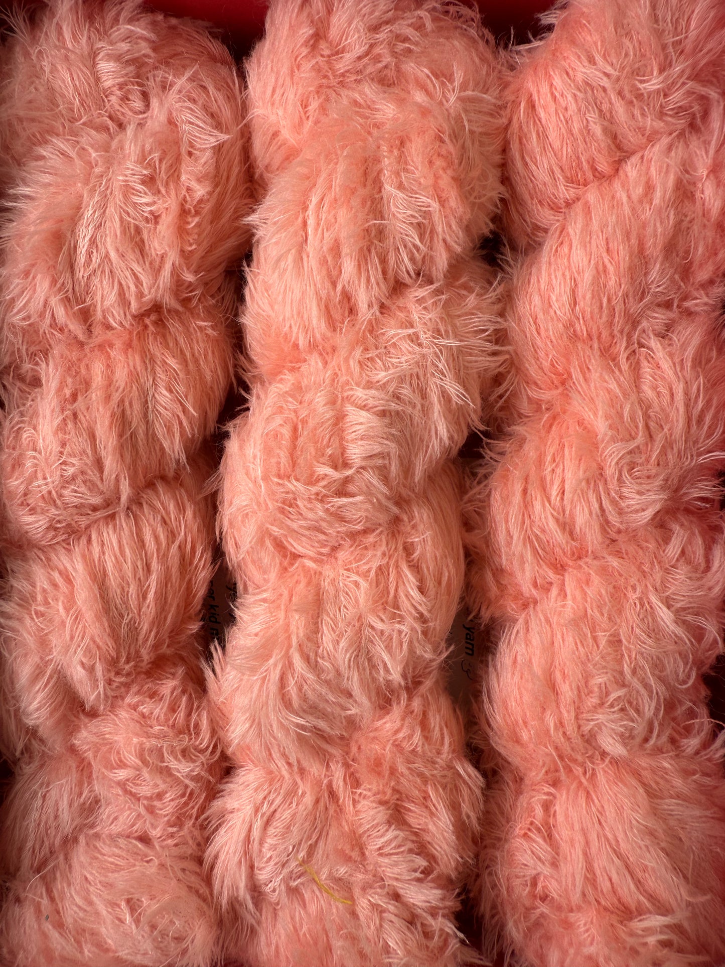 Hand dyed yarn 🧡 Colour: “Peach Cloud”
from the Dream Fuzz collection