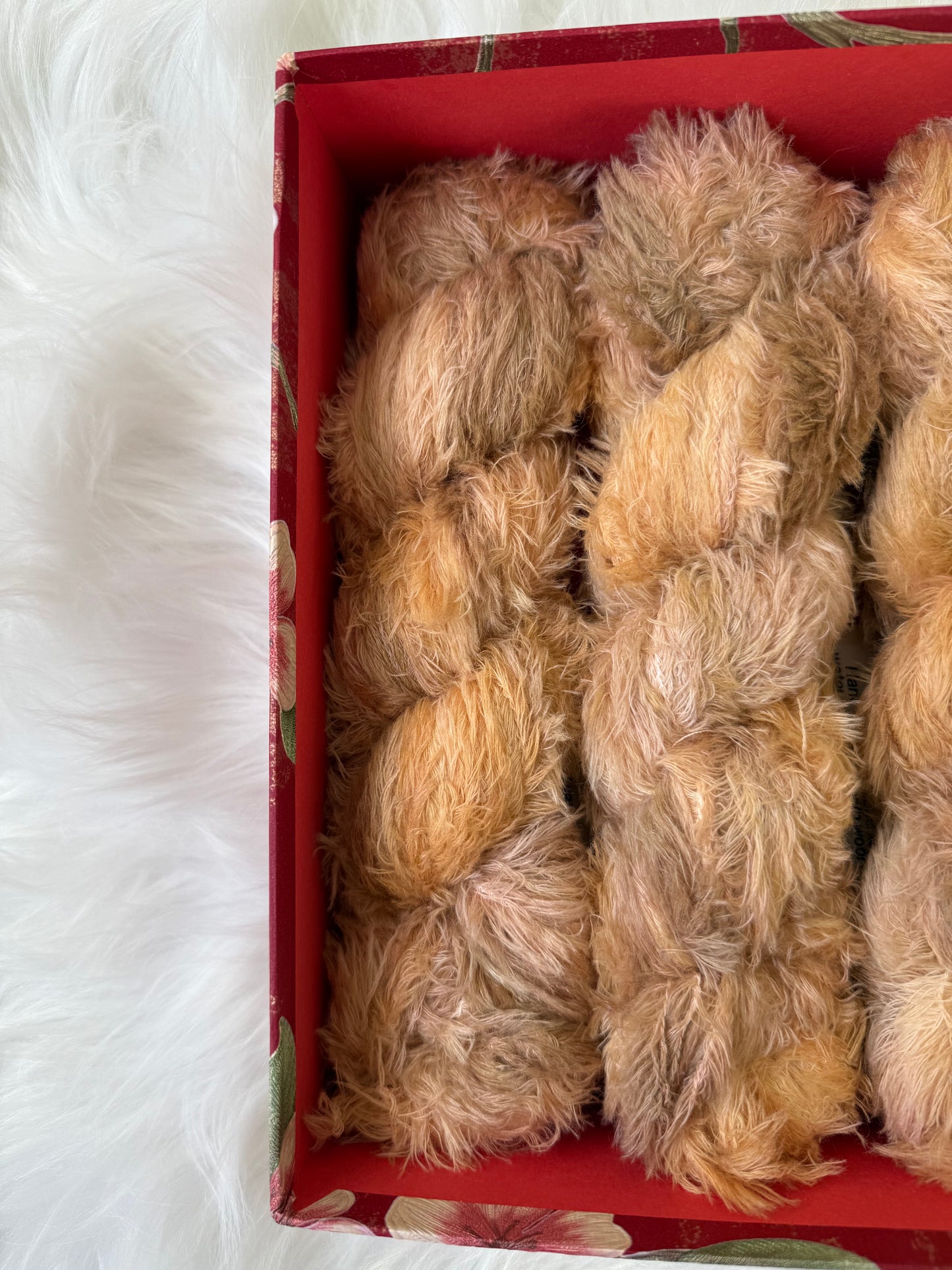 Hand dyed yarn 🥮 Colour: “Honey Biscuit”
from the Dream Fuzz collection