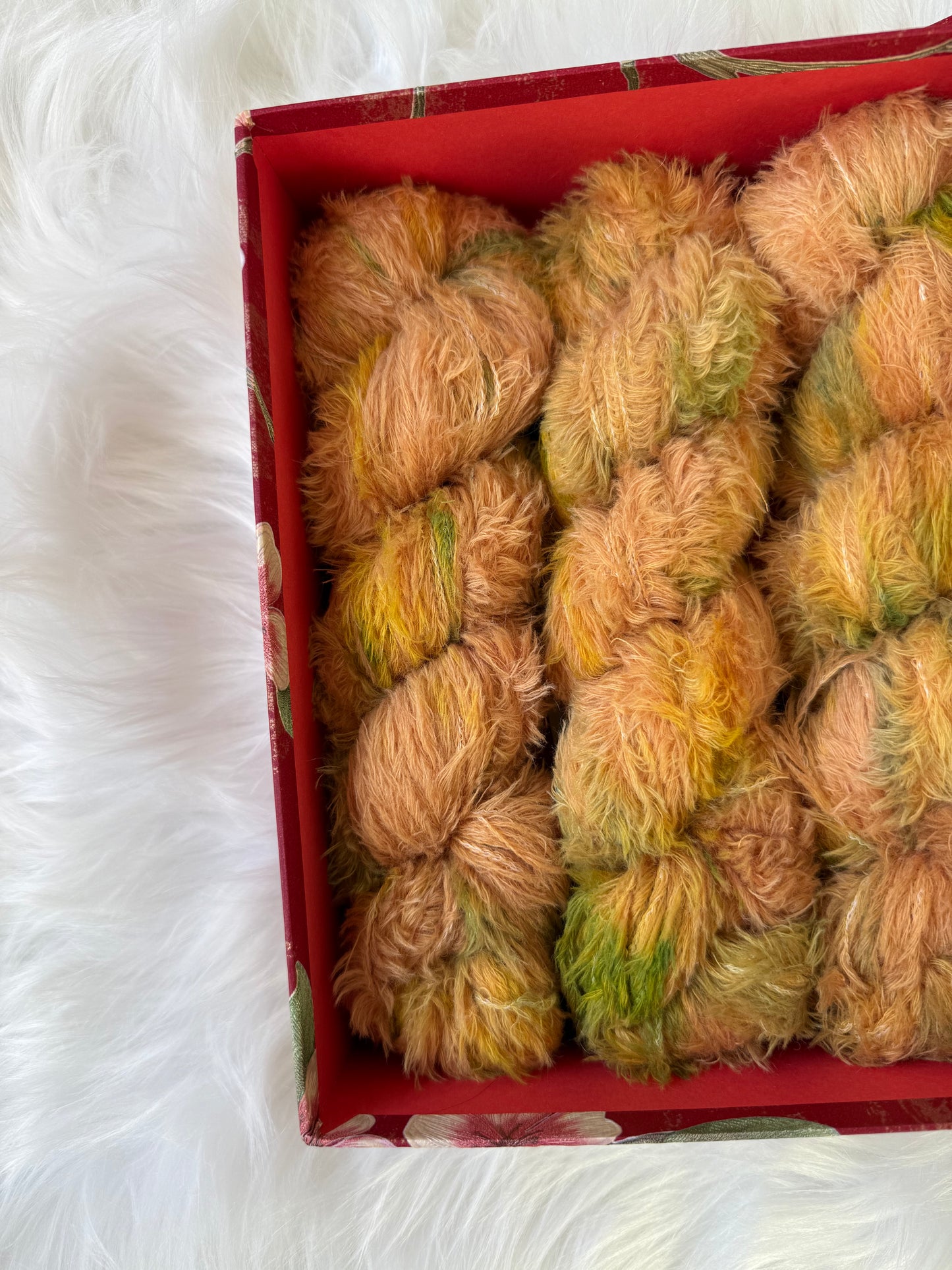 Hand dyed yarn 🍂 Colour: “Golden Moss”
from the Dream Fuzz collection