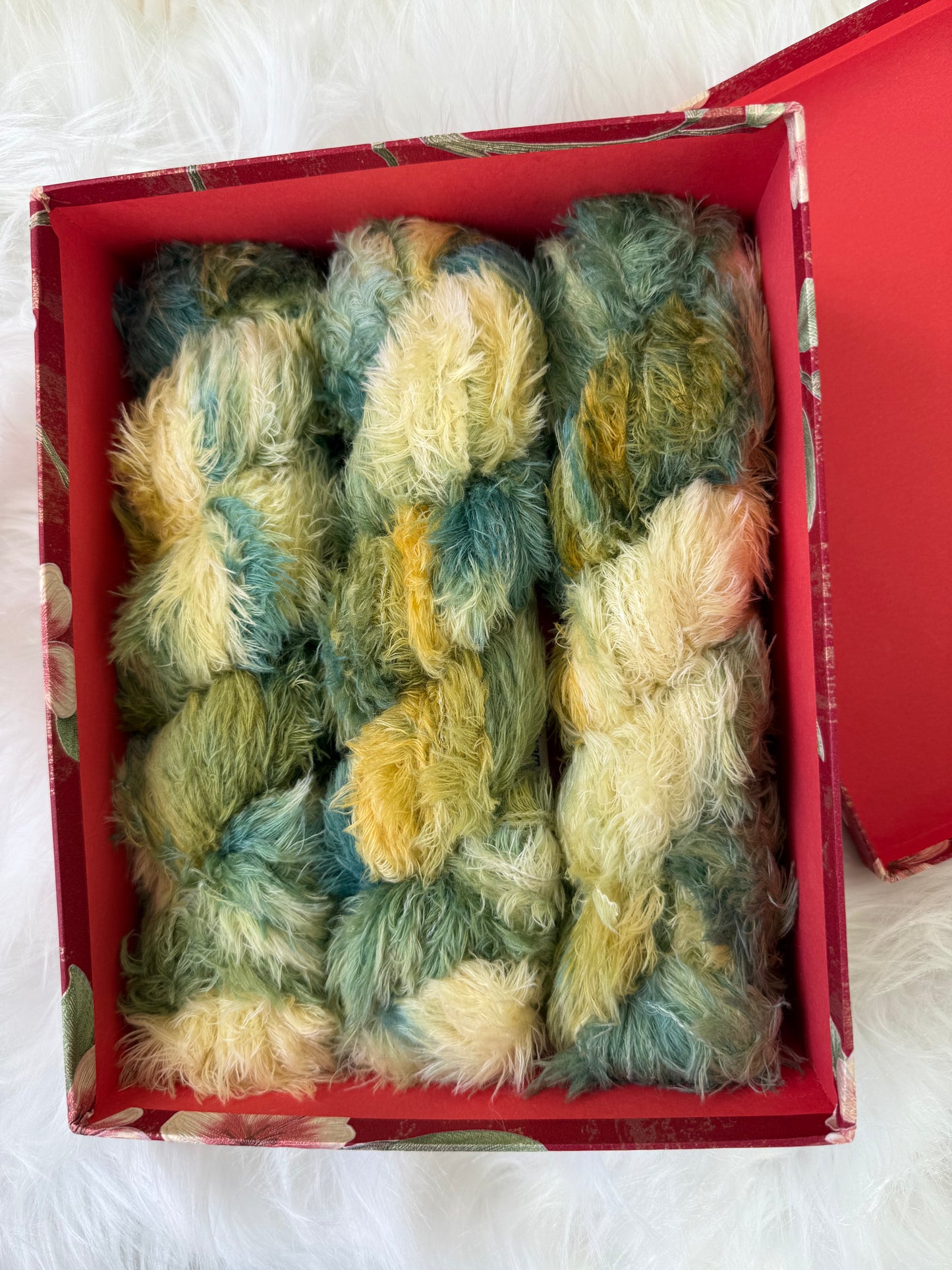 Hand dyed yarn 💚 Colour: “Forest Lemonade”
from the Dream Fuzz collection