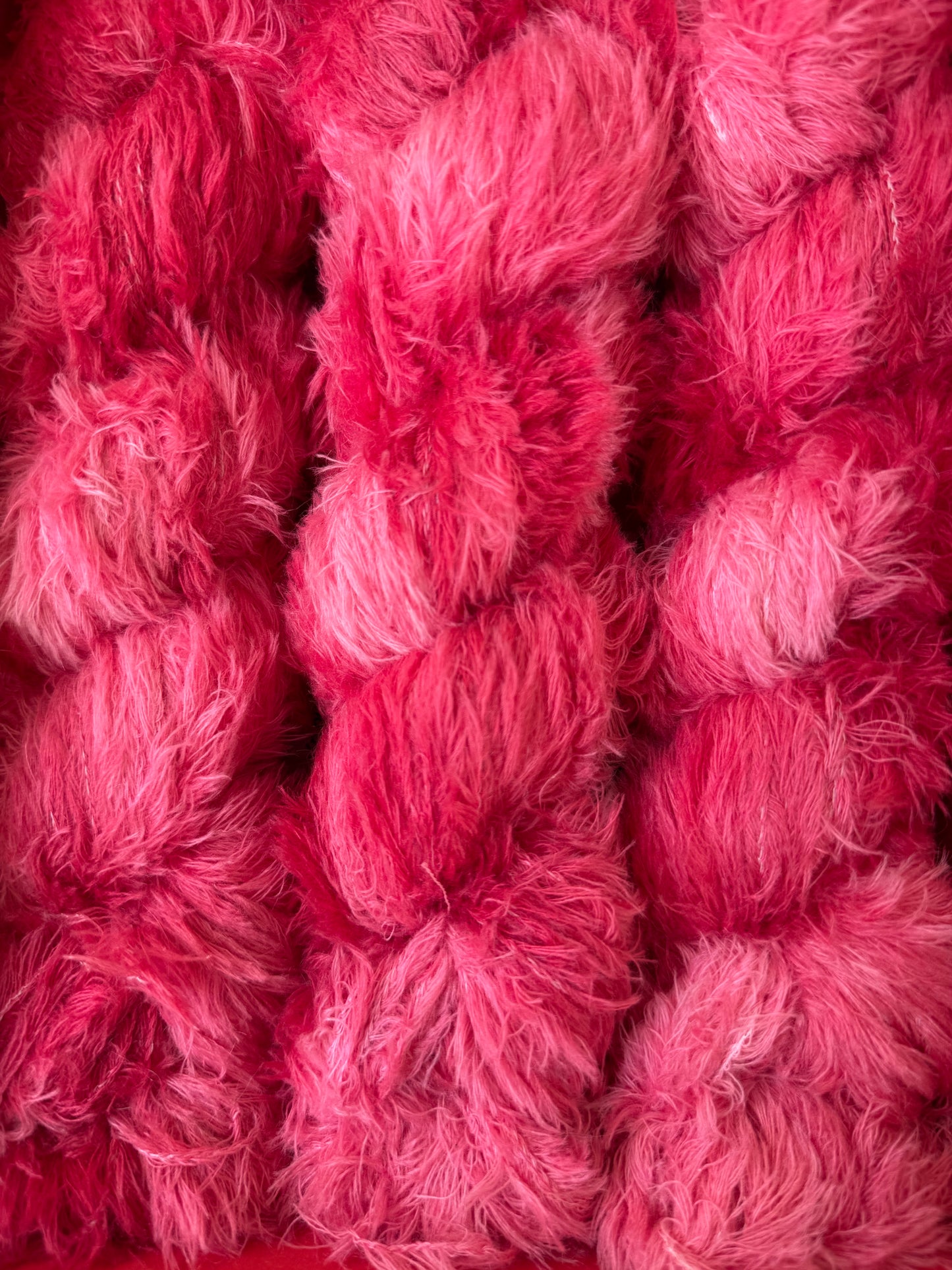 Hand dyed yarn ❤️ Colour: “Raspberry Rush”
from the Dream Fuzz collection