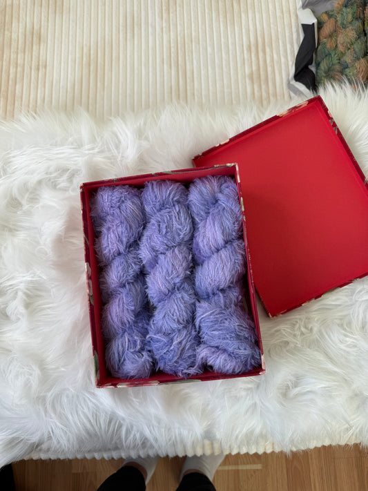 Hand dyed yarn 💜 Colour: “Lavender Haze”
from the Dream Fuzz collection